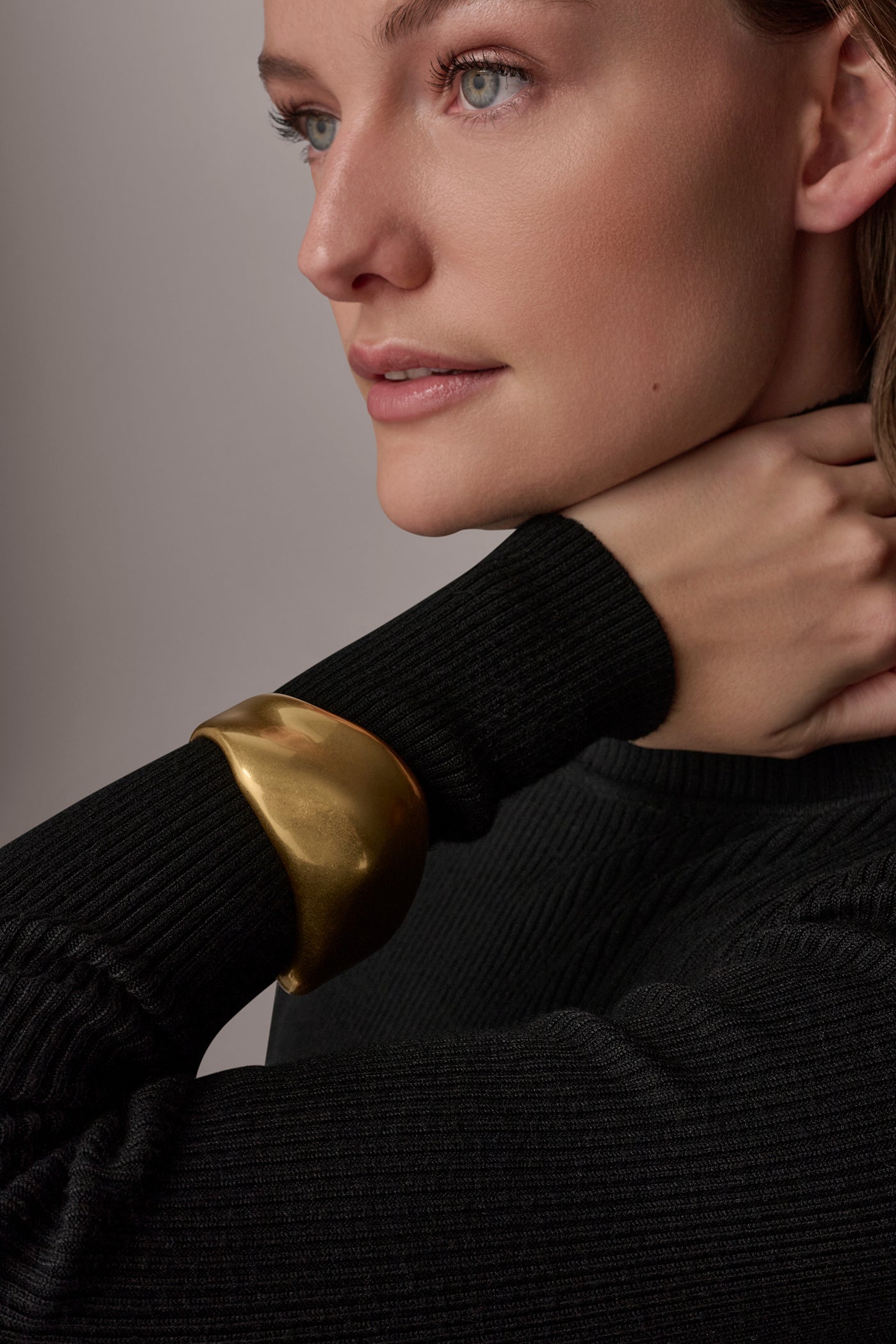 SIGNATURE CUFF BRACELET